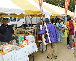 焼き芋と農協商品の販売